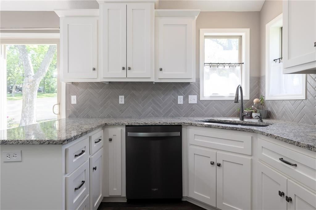 7309 NW Locust Drive — photo 13
