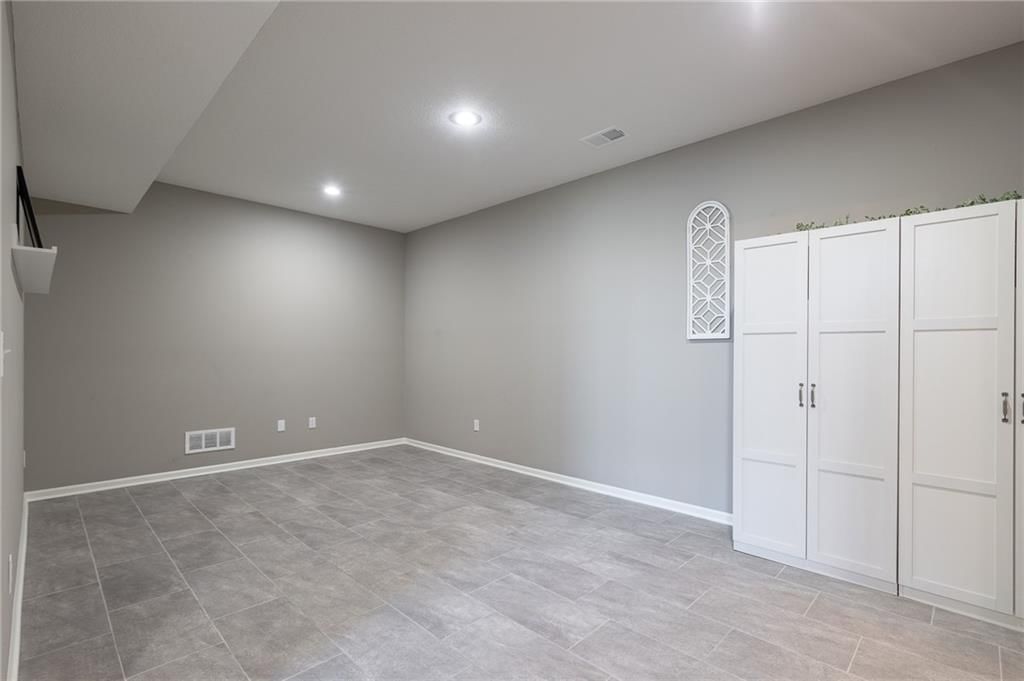 7309 NW Locust Drive — photo 25
