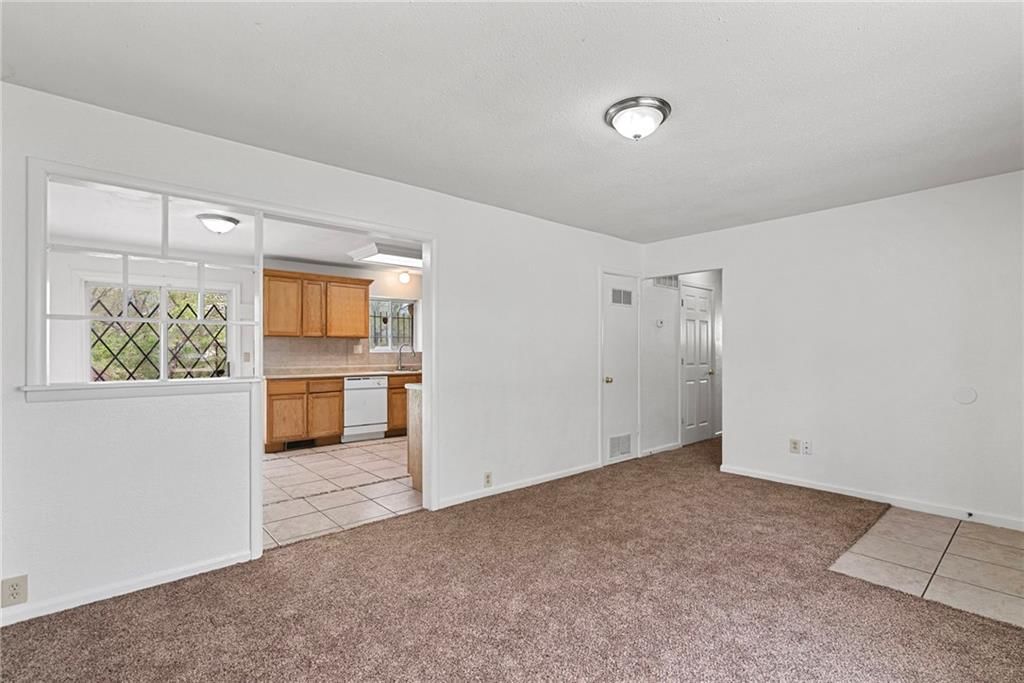 11115 Winchester Avenue — photo 8
