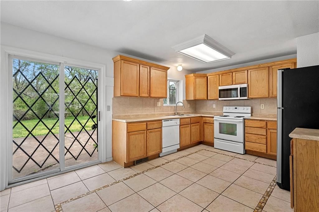 11115 Winchester Avenue — photo 18