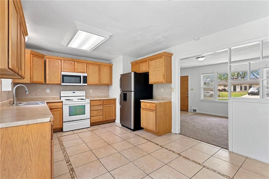 11115 Winchester Avenue — photo 20