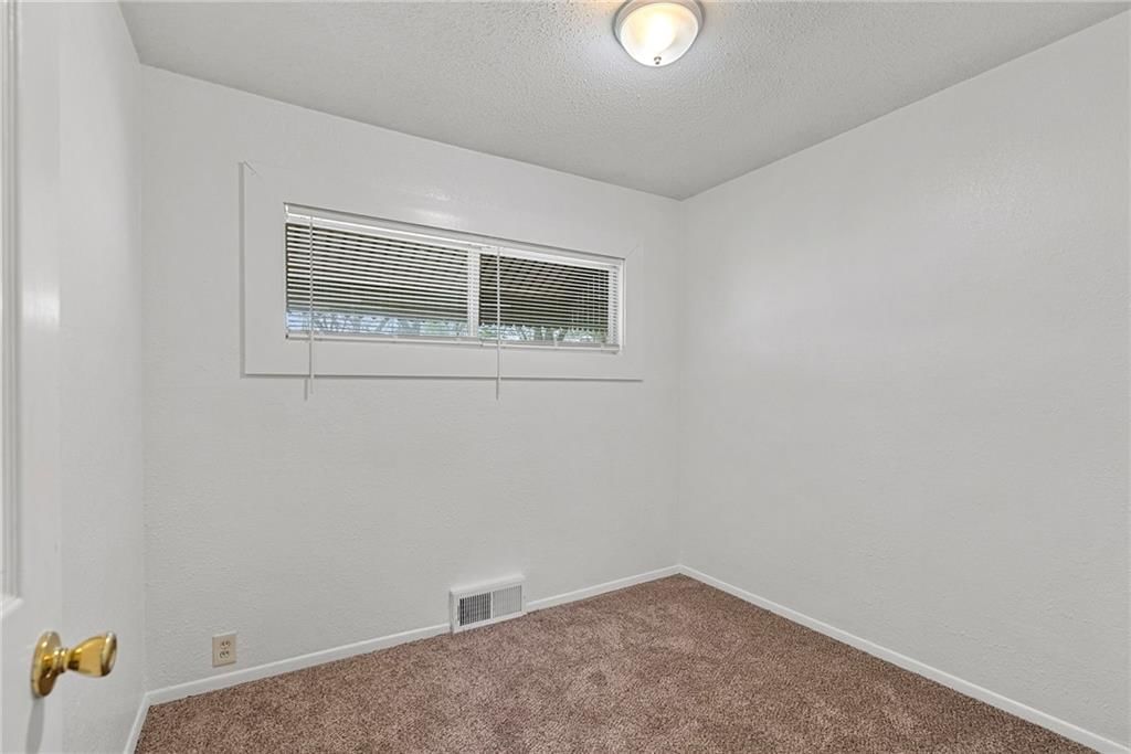 11115 Winchester Avenue — photo 22