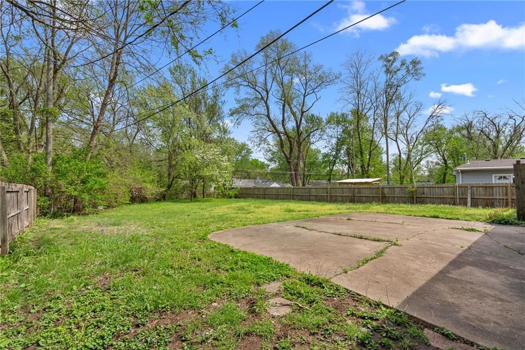 11115 Winchester Avenue — photo 27