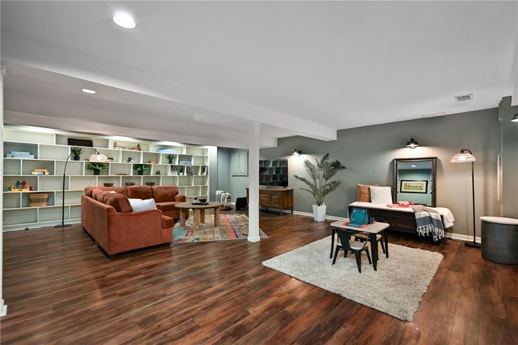 14913 Benson Street — photo 48