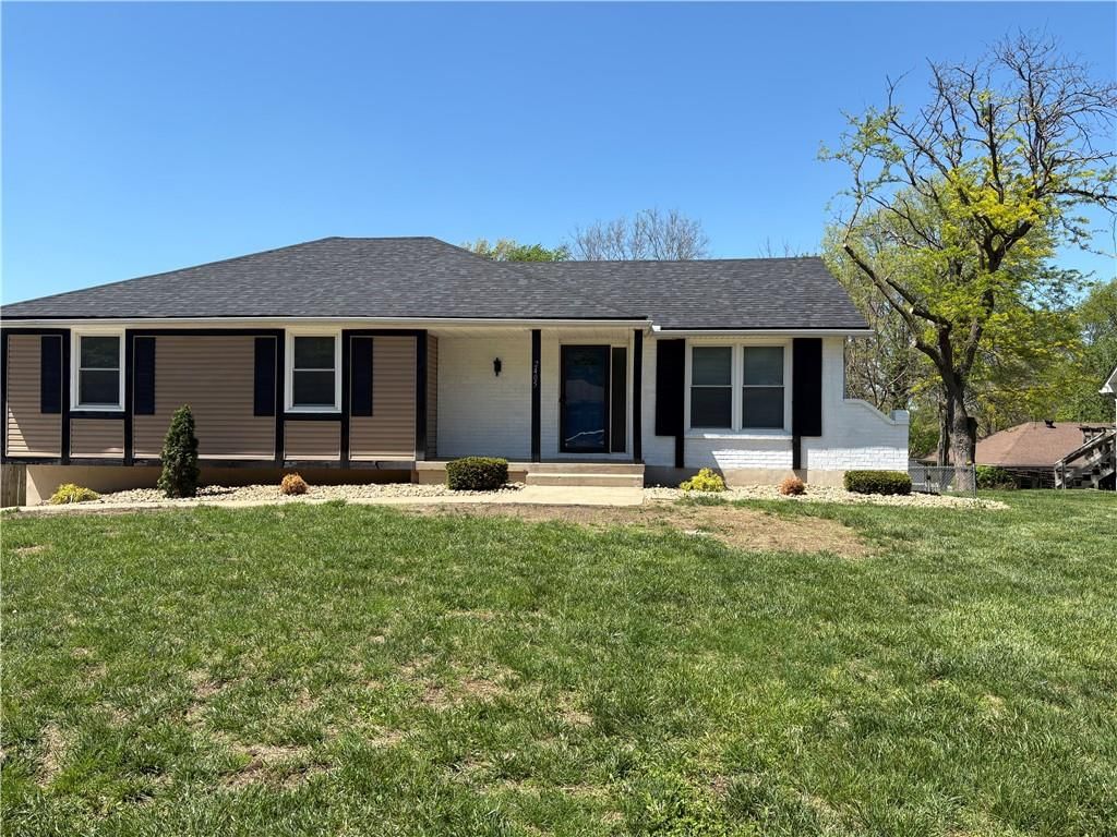 2405 SW Madrid Court — photo 1