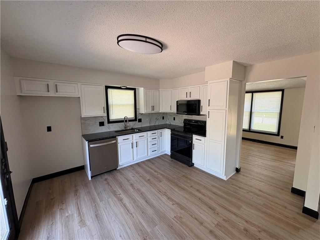 2405 SW Madrid Court — photo 7