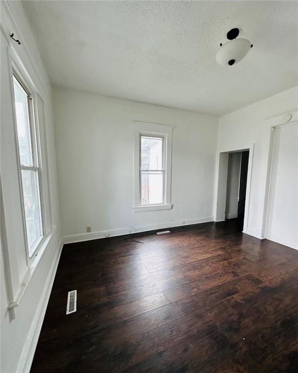 2421-2423 S 11th Street — photo 3