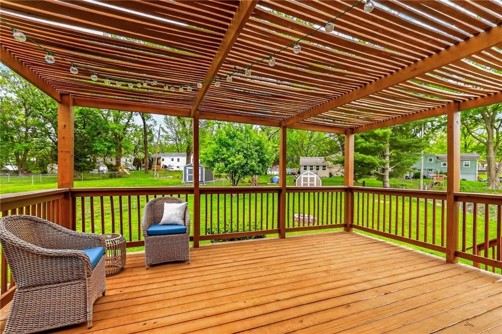 525 NE Noeleen Lane — photo 11