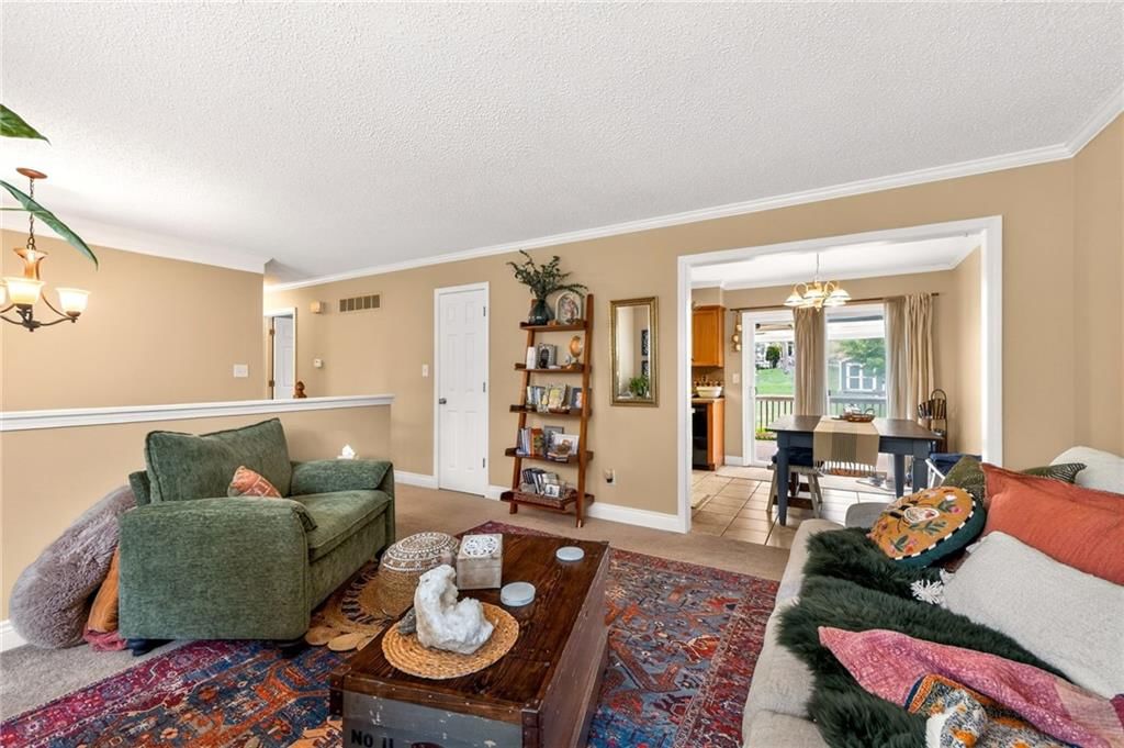525 NE Noeleen Lane — photo 15