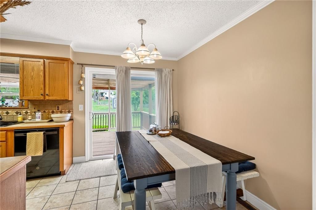 525 NE Noeleen Lane — photo 16
