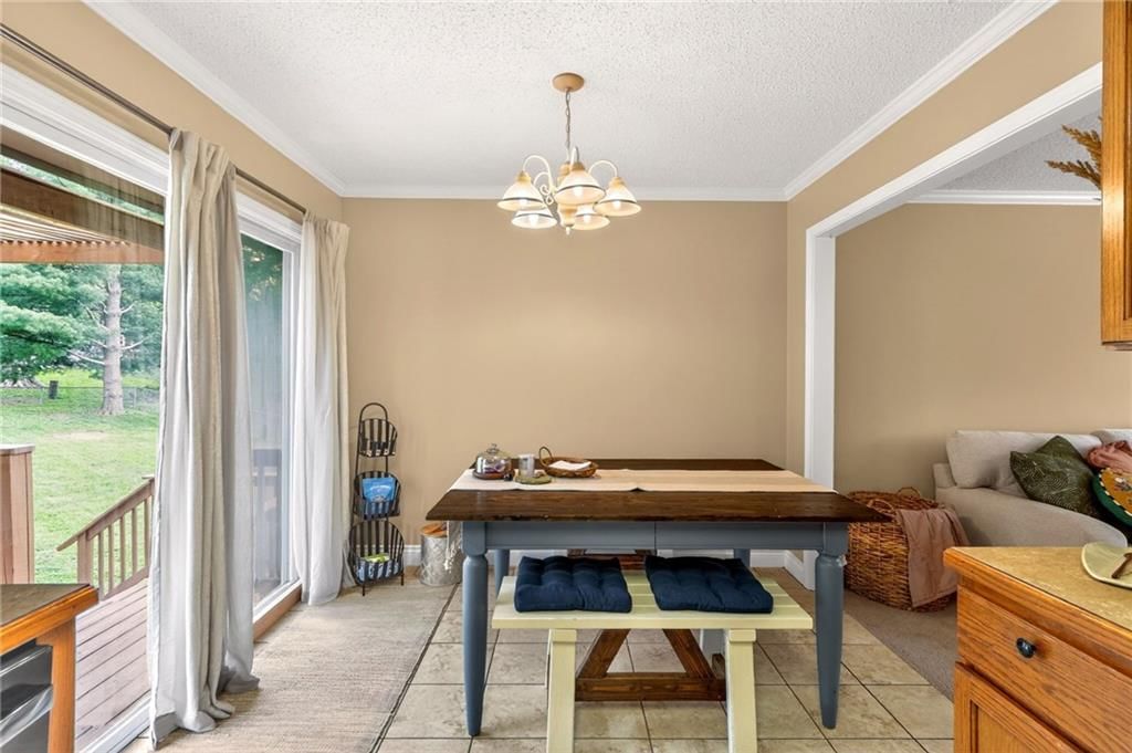 525 NE Noeleen Lane — photo 17