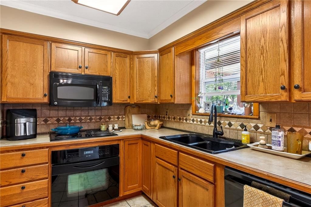 525 NE Noeleen Lane — photo 19