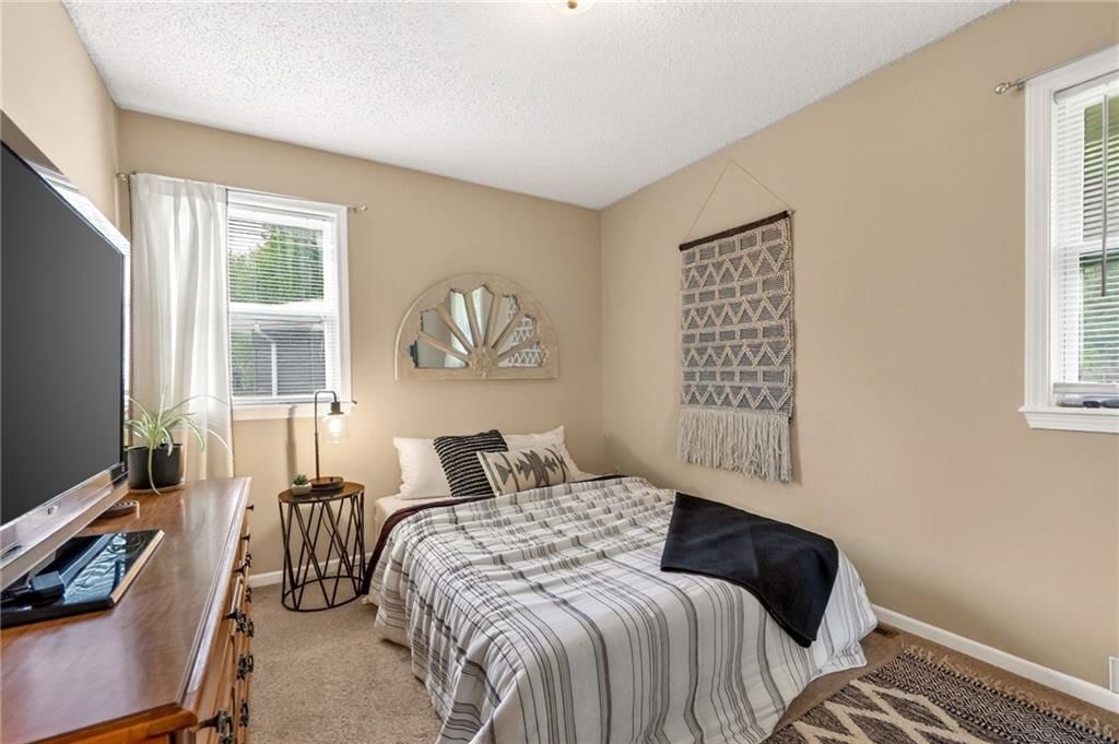 525 NE Noeleen Lane — photo 24
