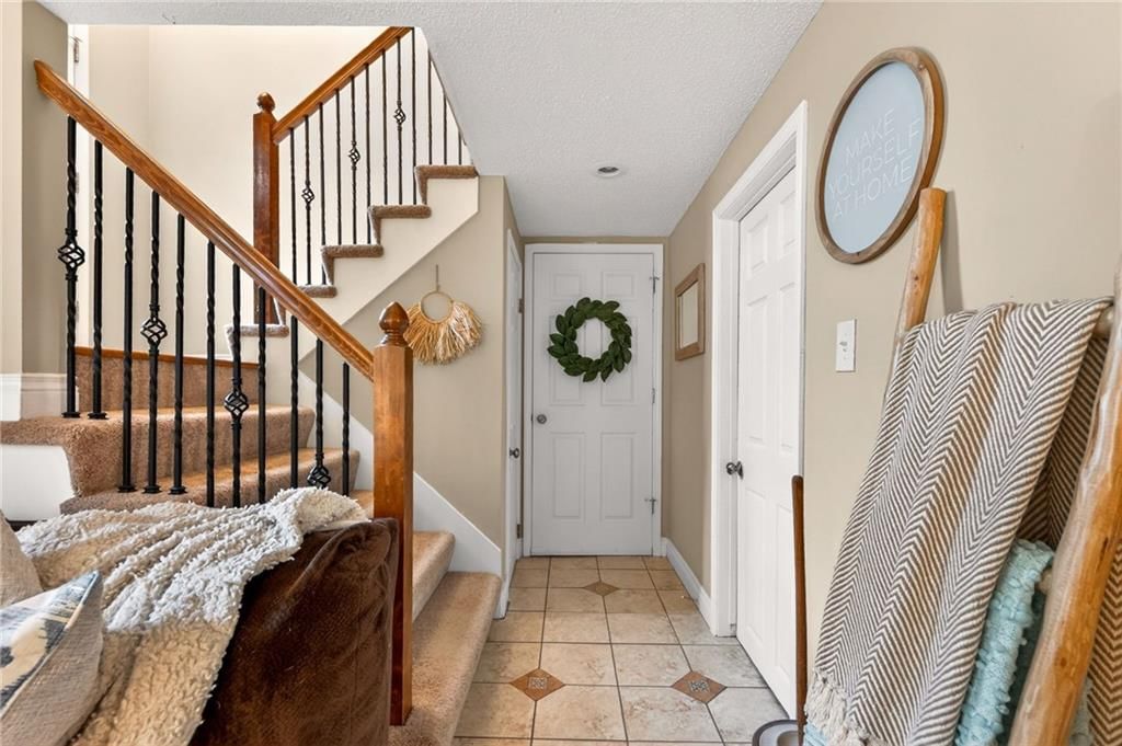 525 NE Noeleen Lane — photo 29
