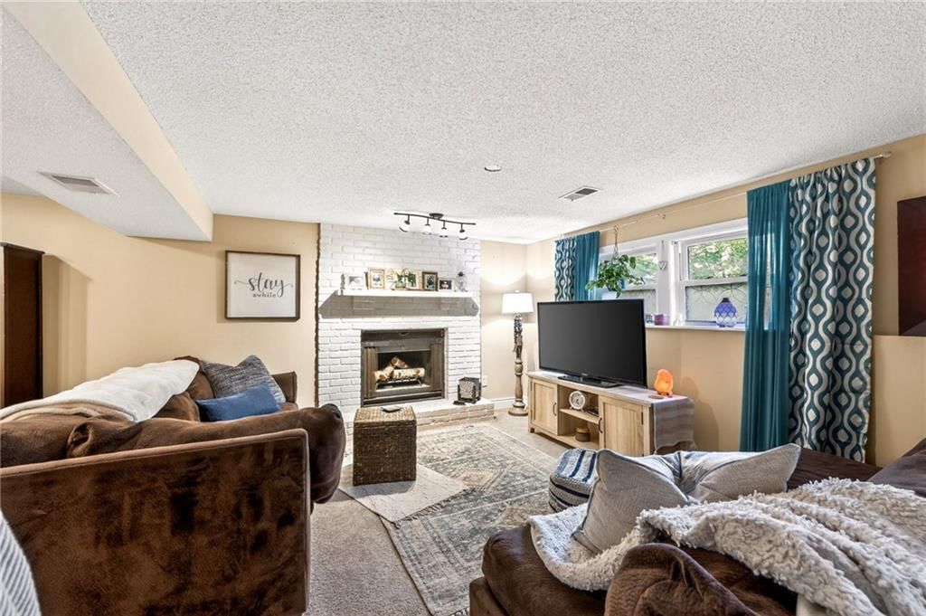 525 NE Noeleen Lane — photo 30