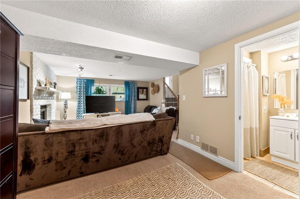 525 NE Noeleen Lane — photo 34