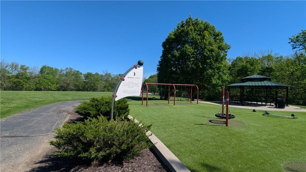 525 NE Noeleen Lane — photo 41