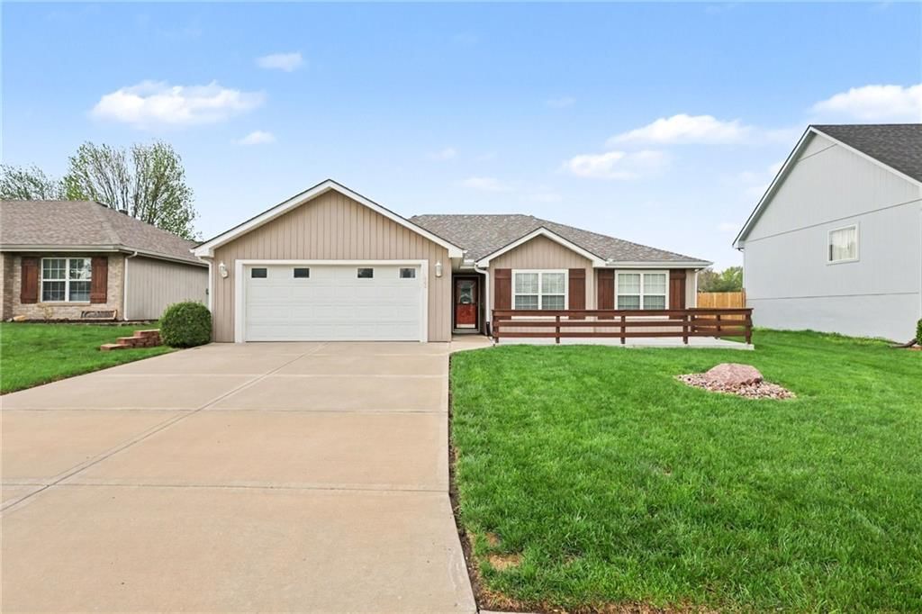 600 SE Saratoga Drive, Blue Springs, MO