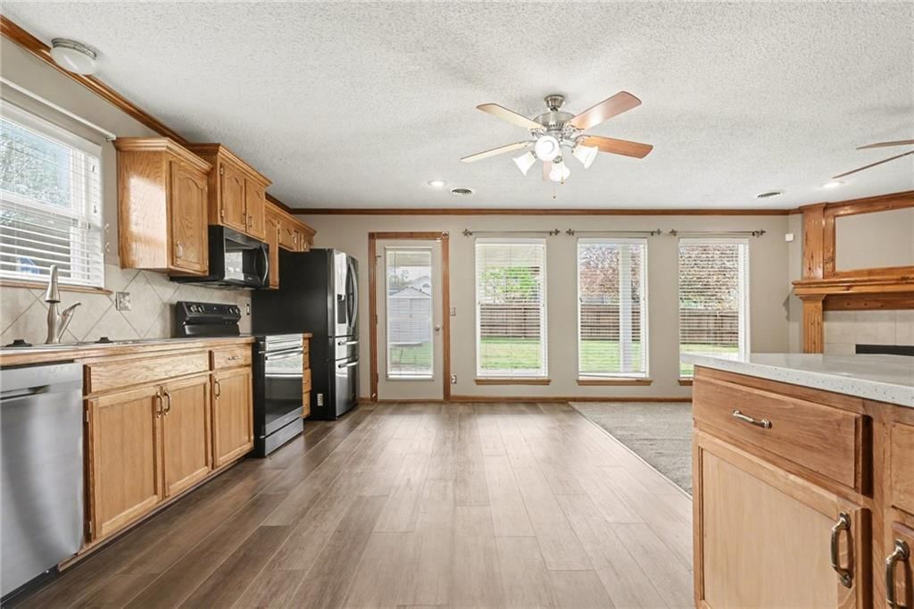 600 SE Saratoga Drive — photo 8