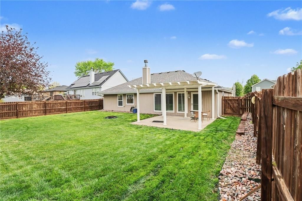 600 SE Saratoga Drive — photo 16
