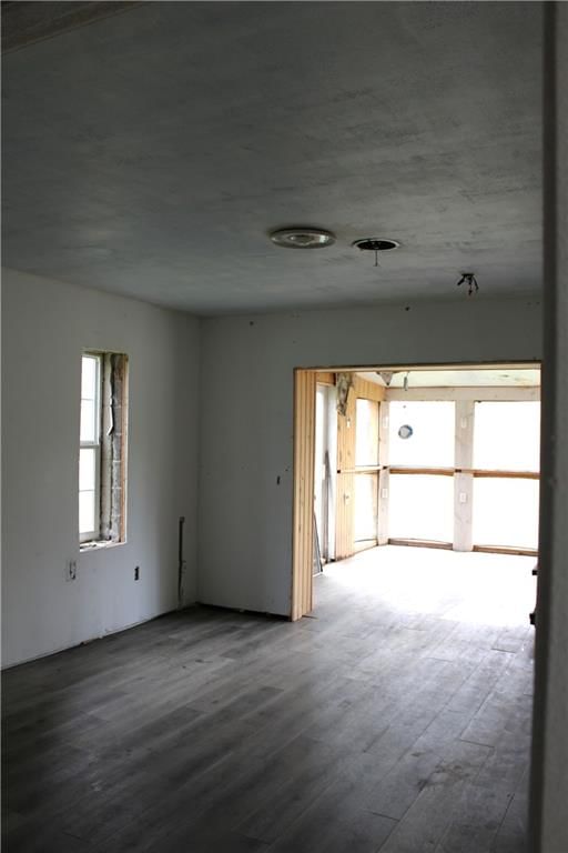 3102 Woodlawn Avenue — photo 4