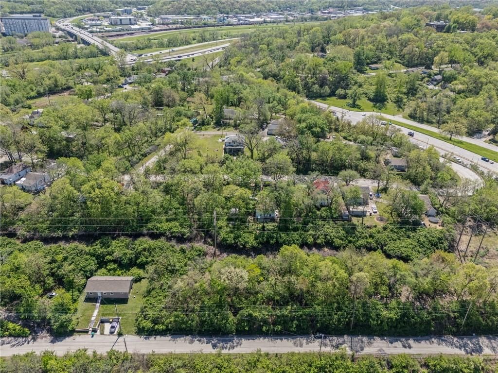 573 Metropolitan Avenue — photo 4