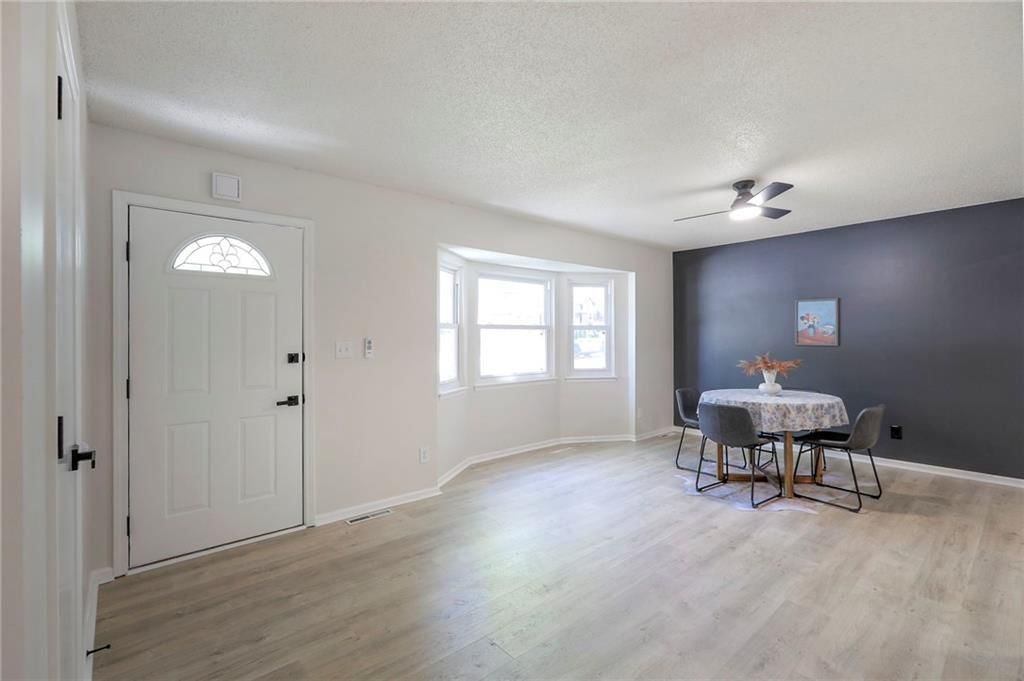 8721 N Campbell Street — photo 2