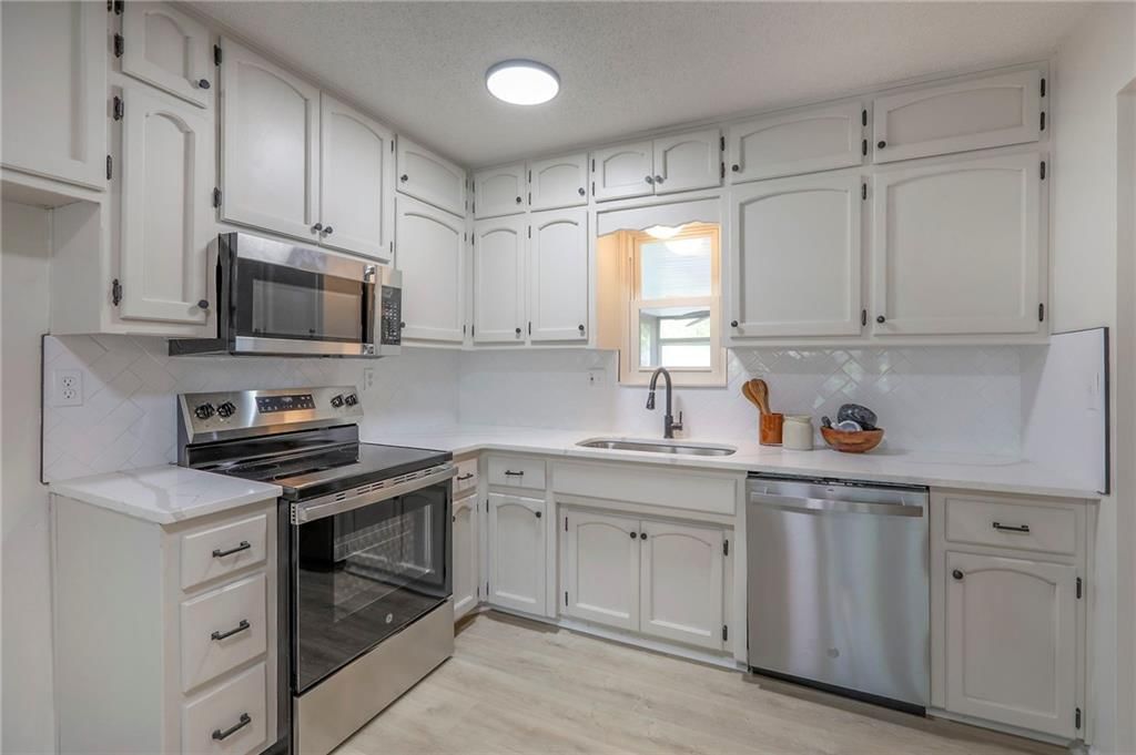 8721 N Campbell Street — photo 7