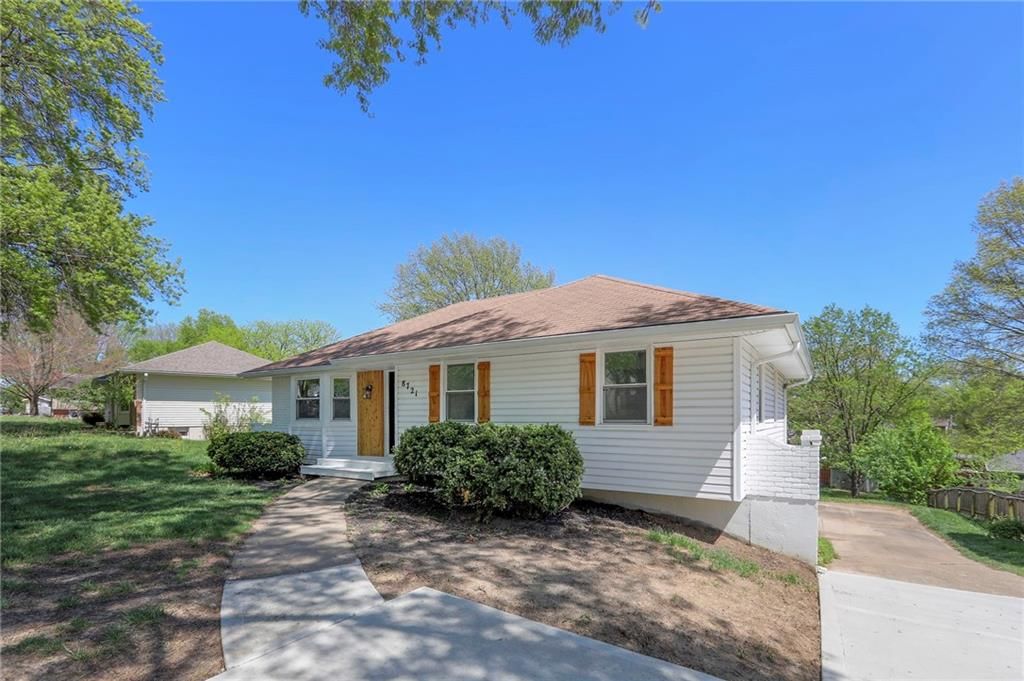 8721 N Campbell Street — photo 30