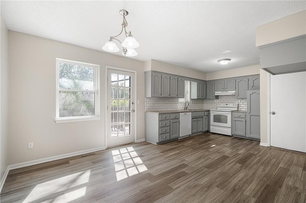 615 SE Westwind Drive — photo 7