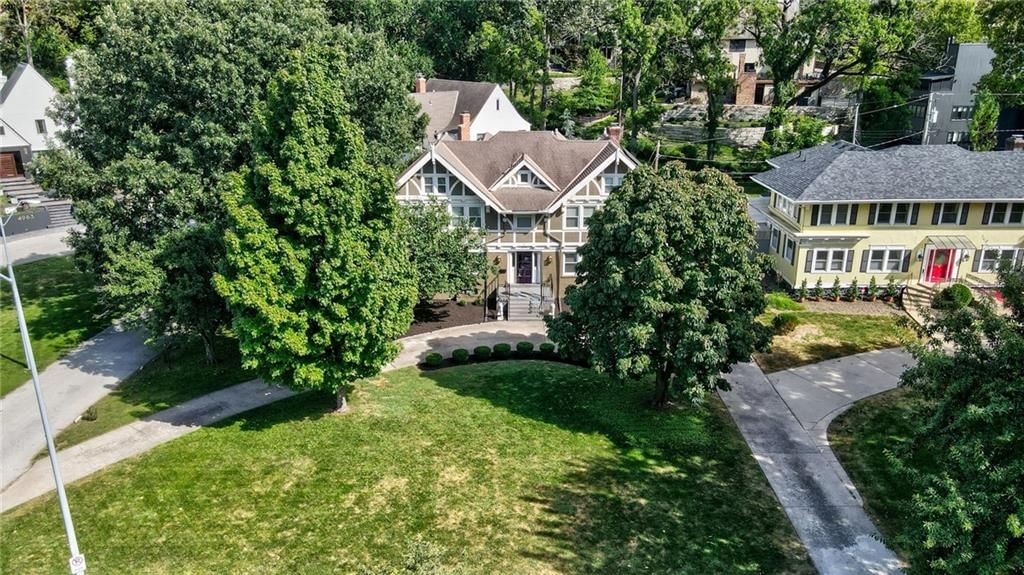 4975 Ward Parkway — photo 32