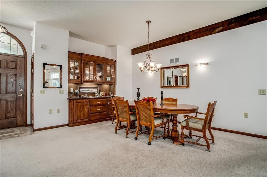 3316 S Victoria Drive — photo 5