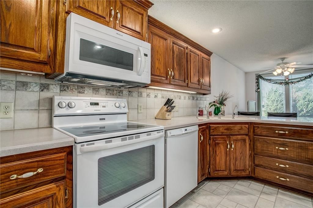 3316 S Victoria Drive — photo 11