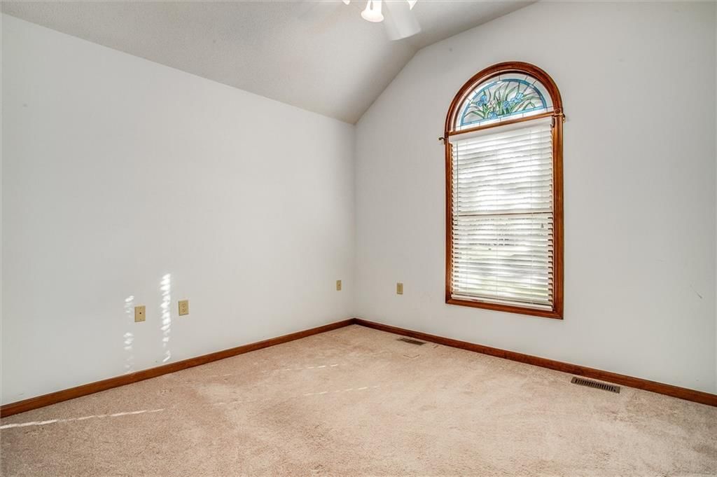 3316 S Victoria Drive — photo 14