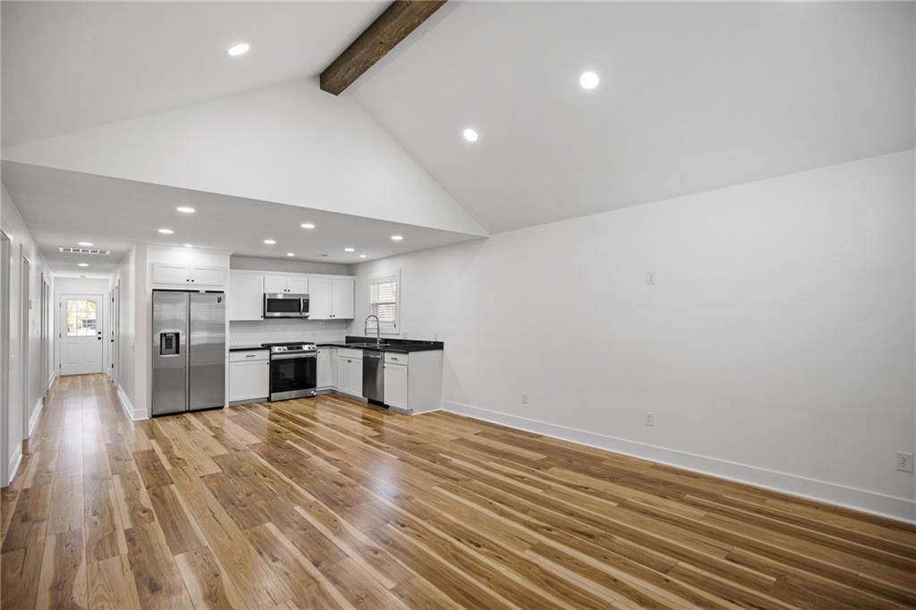 502 E Arthur Street — photo 2
