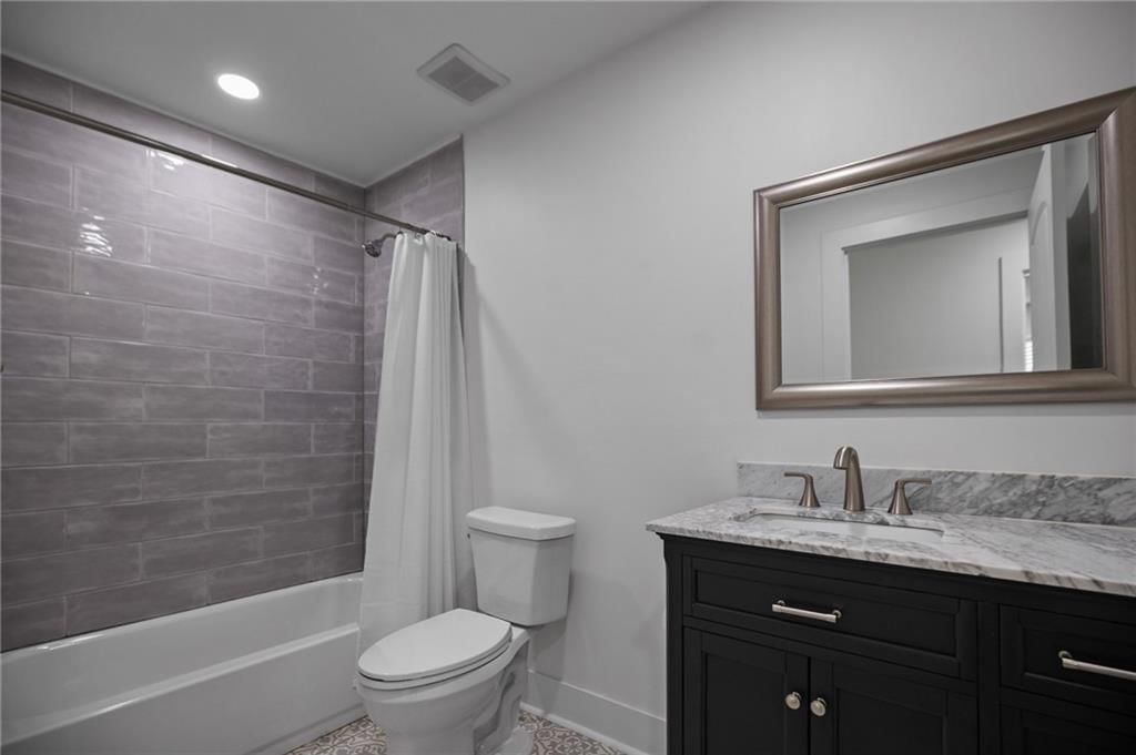 502 E Arthur Street — photo 6