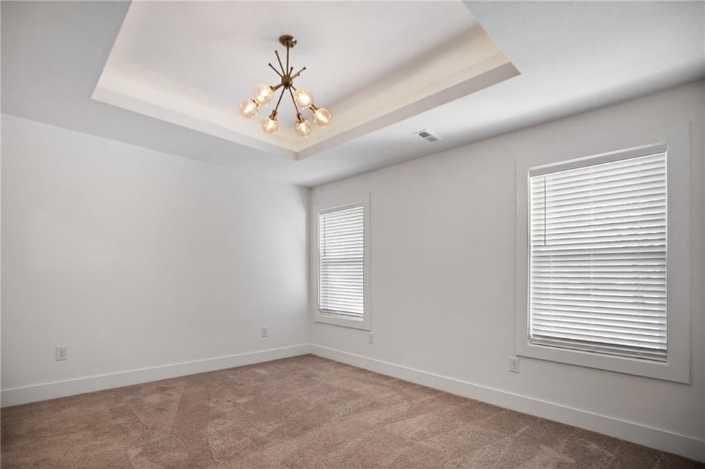502 E Arthur Street — photo 9