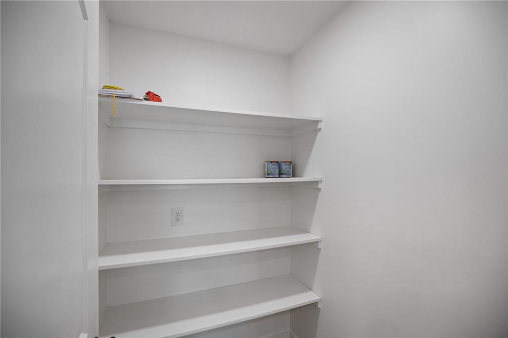 502 E Arthur Street — photo 17