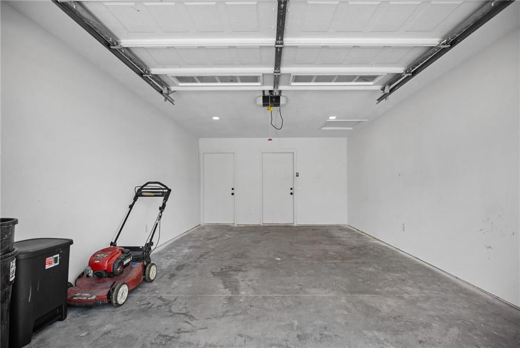 502 E Arthur Street — photo 18