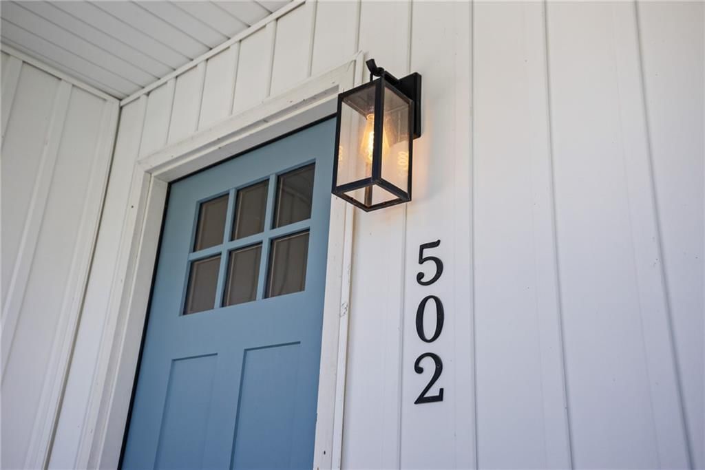 502 E Arthur Street — photo 20