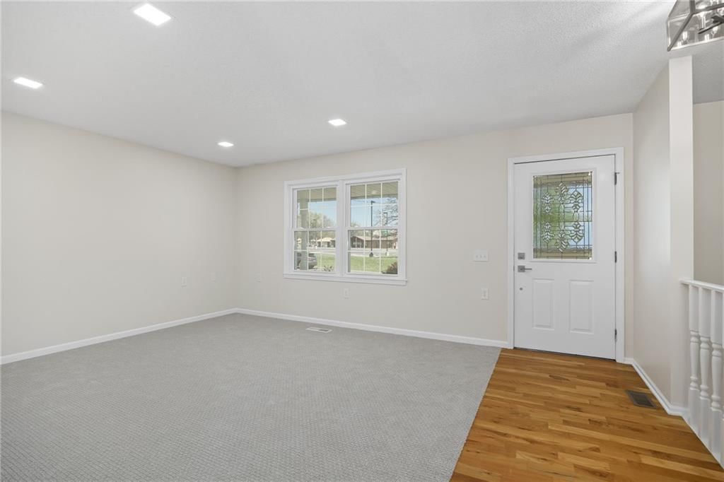 1800 Country Club Drive — photo 8