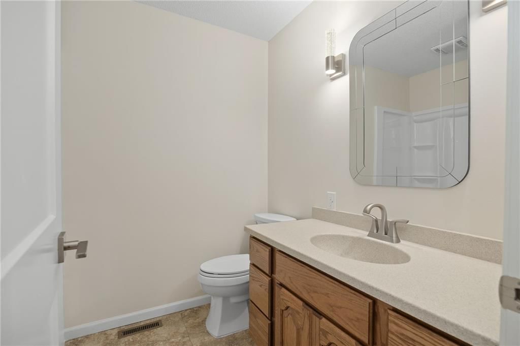 1800 Country Club Drive — photo 14