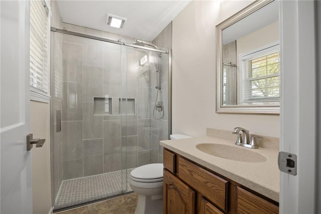 1800 Country Club Drive — photo 17