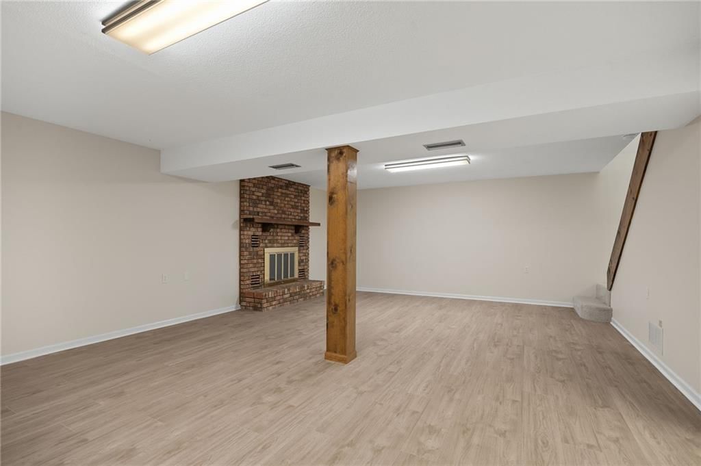 1800 Country Club Drive — photo 24