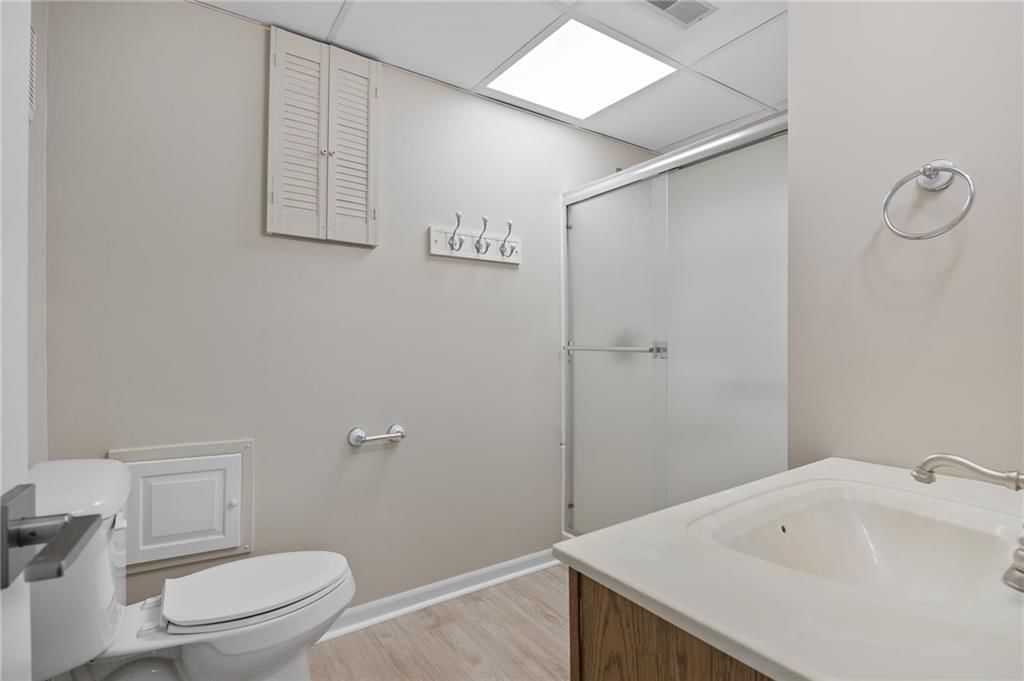1800 Country Club Drive — photo 26