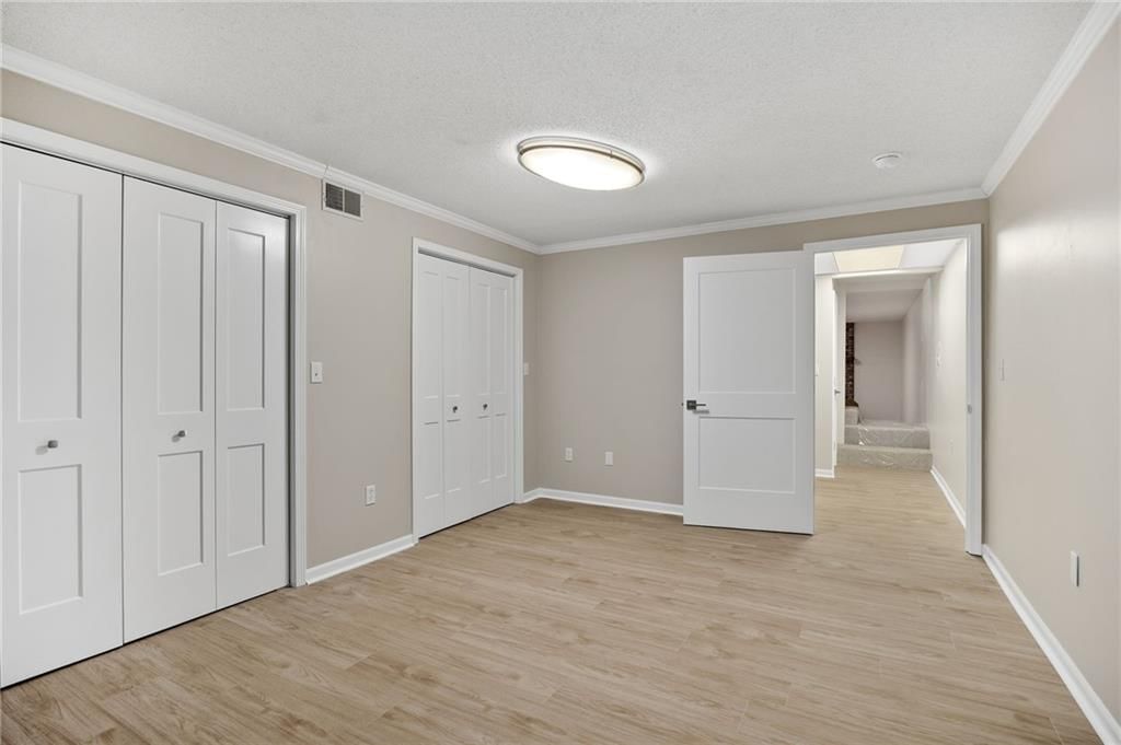 1800 Country Club Drive — photo 30