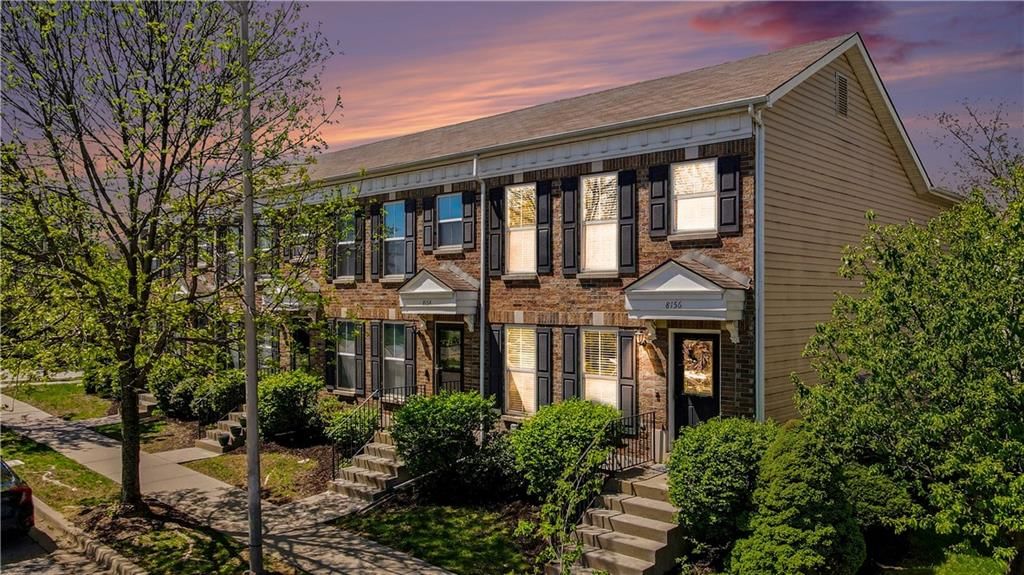 8156 N Oakley unit 17-D Avenue — photo 1