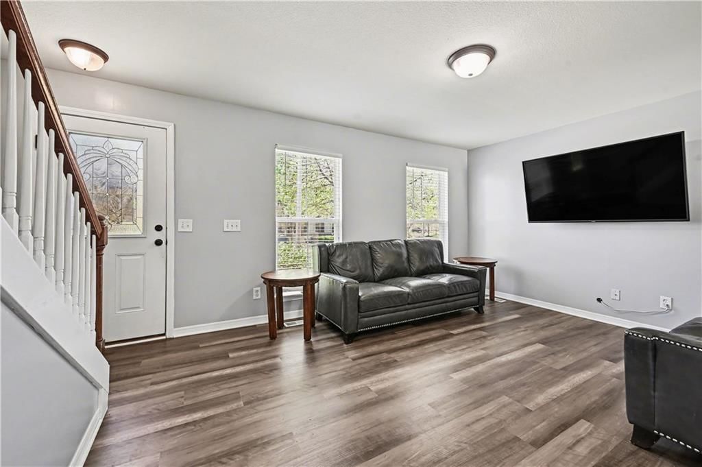 8156 N Oakley unit 17-D Avenue — photo 3
