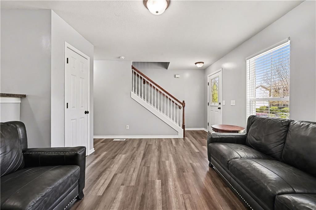 8156 N Oakley unit 17-D Avenue — photo 5
