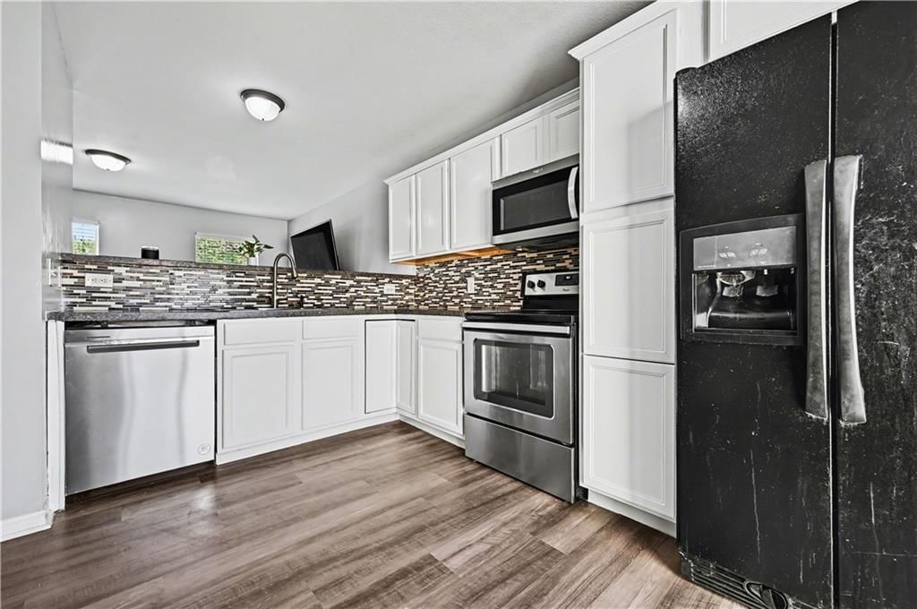 8156 N Oakley unit 17-D Avenue — photo 8